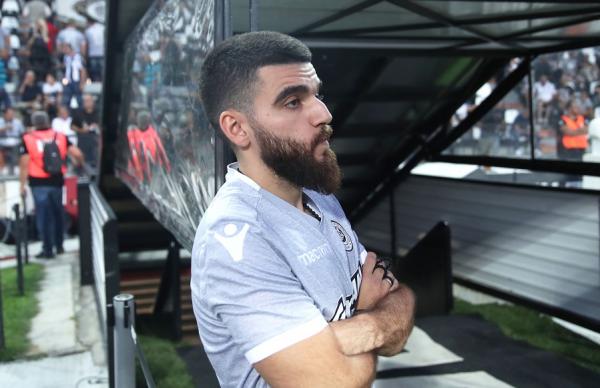 Το ειρωνικό σχόλιο του Γ. Σαββίδη για το μπλουζάκι του Δημητριάδη