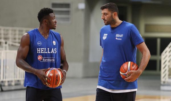 Δεν παίζουν Μπουρούσης και Θανάσης κόντρα στην Γαλλία