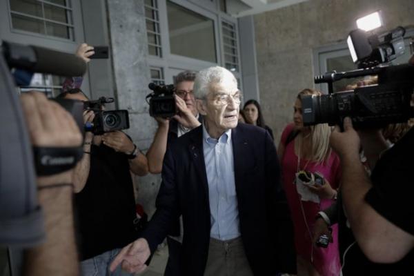 Συνάντηση αντιπροσωπείας του ΣΥΡΙΖΑ με τον Γιάννη Μπουτάρη