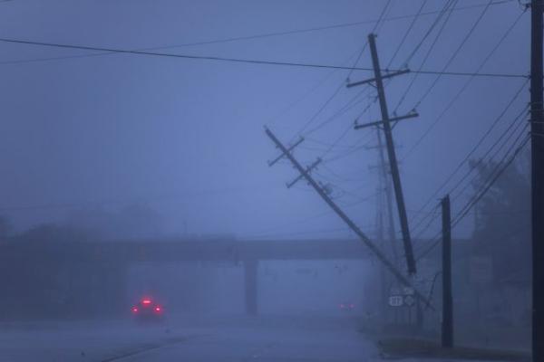 Ο τυφώνας Φλόρενς «σαρώνει» τις ανατολικές ακτές των ΗΠΑ