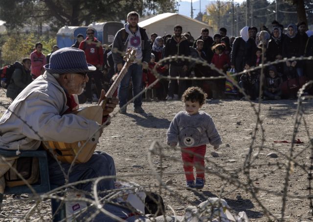 Die Welt: H ΕΕ επιθυμεί να αυξήσει σημαντικά τον αριθμό των απελάσεων