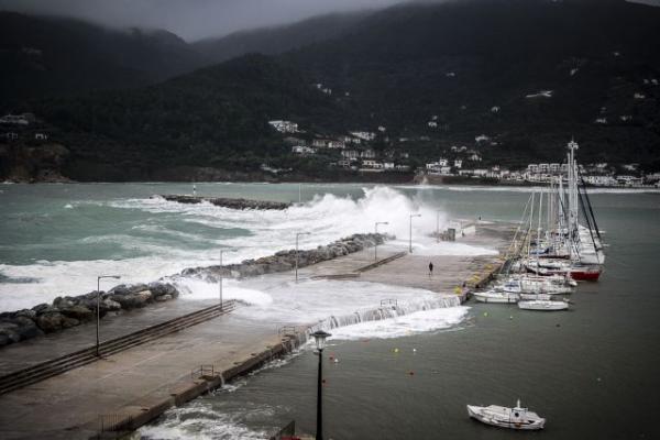 Σε ποιες περιοχές θα χτυπήσει ο «Ζορμπάς» τη Δευτέρα