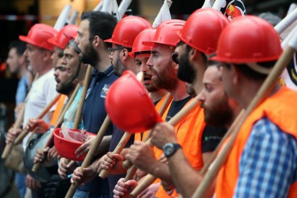 ΔΕΘ: Διαδήλωσαν στη Θεσσαλονίκη τα συνδικάτα