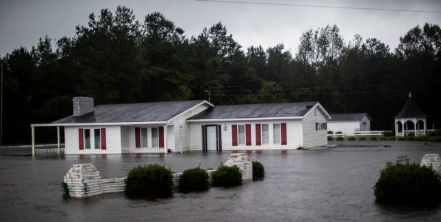 Κυκλώνας Φλόρενς: 13 νεκροί, απειλούν οι πλημμύρες