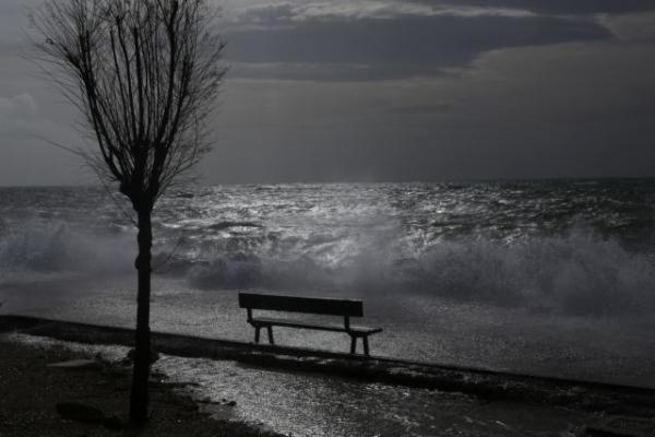 Πτώση της θερμοκρασίας – Άνεμοι έως 10 μποφόρ