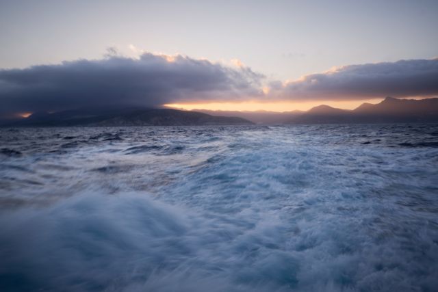 Χειμώνιασε ξαφνικά – Καταιγίδες και θυελλώδεις άνεμοι