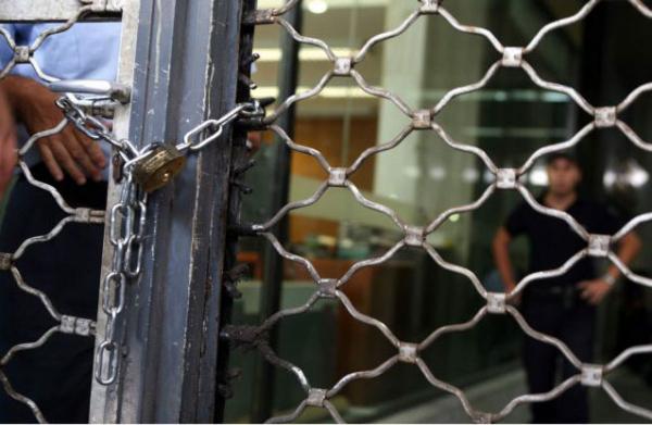 Έκλεισαν βιβλία σχεδόν 200.000 επαγγελματίες