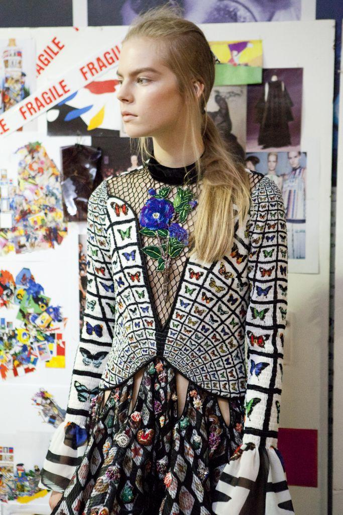 Η νέα συλλογή της Mary Katrantzou «ντύθηκε» με μουσική Βαγγέλη Παπαθανασίου…