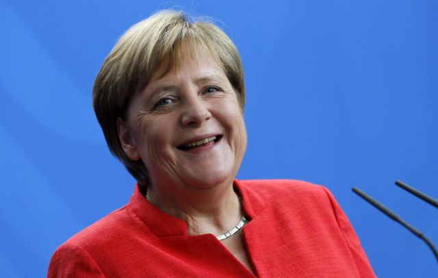 Μέρκελ κατά Ζέεχοφερ για το μεταναστευτικό