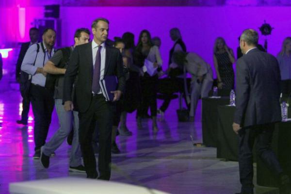 Μητσοτάκης: Ελεύθερες συλλογικές διαπραγματεύσεις για τον κατώτατο μισθό