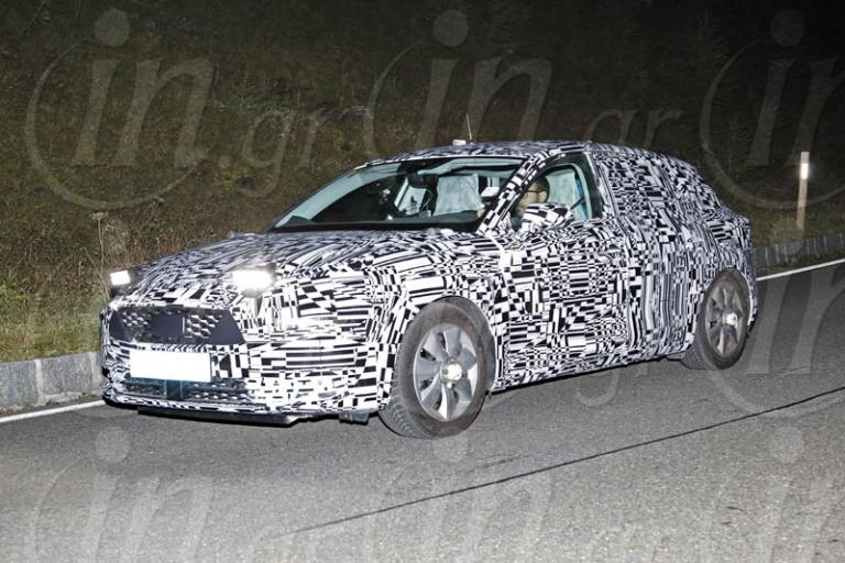 Seat Leon 2020: Νυχτερινή περίπολος