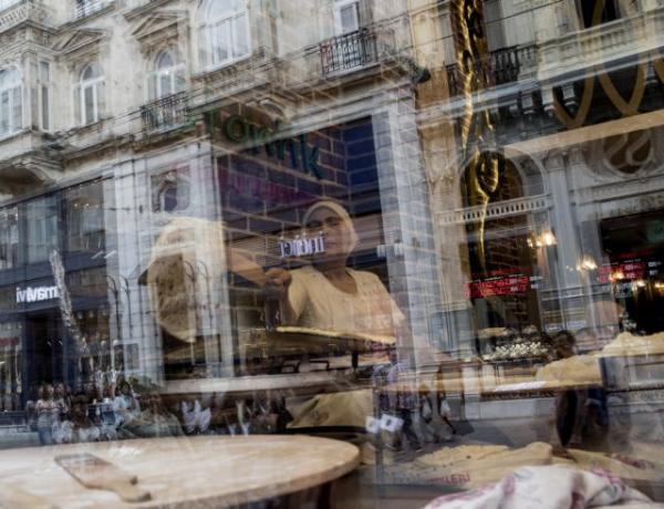 Η Moody’s υποβάθμισε εννιά τουρκικές τράπεζες