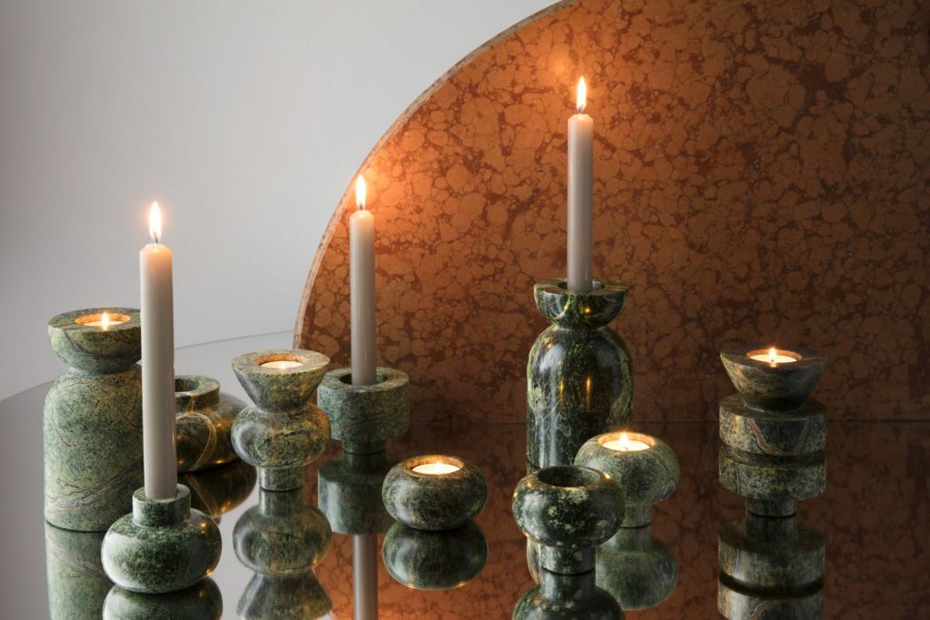 Ο Tom Dixon λανσάρει κηροπήγια από μάρμαρο