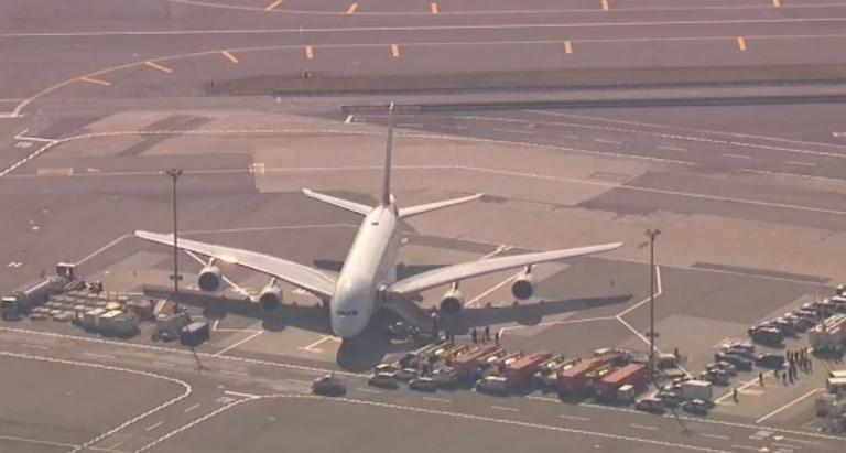 Συναγερμός στο JFK: Αρρώστησαν 100 επιβάτες αεροσκάφους