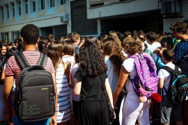 Γαβρόγλου: Τα παιδιά αποδίδουν καλύτερα στο σχολείο μετά τις εννιά