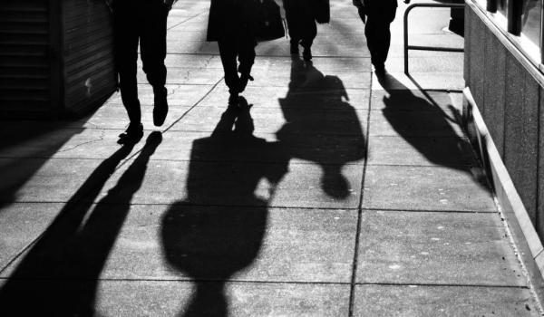 Le Monde: Βαριά κληρονομία της κρίσης η ανεργία στην Ελλάδα