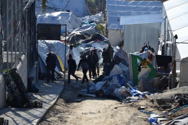 Βίτσας: Οριακή η κατάσταση στα νησιά, φταίνε οι… ροές