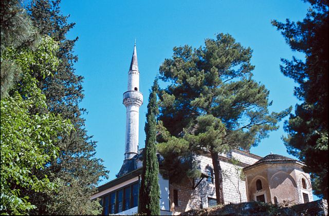 Ιωάννινα: Κατέρρευσε από τους ανέμους η κορυφή του μιναρέ στο Ασλάν Τζαμί