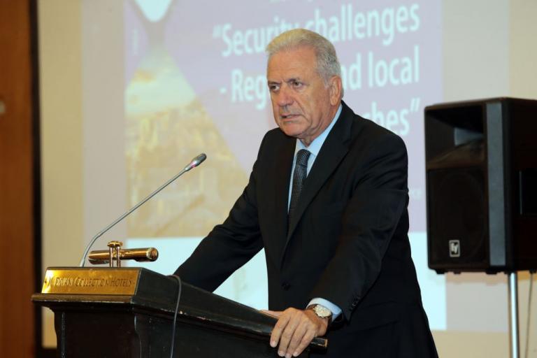 Αβραμόπουλος: Ο μόνος δρόμος είναι μια Ευρωπαϊκή Ένωση ενωμένη