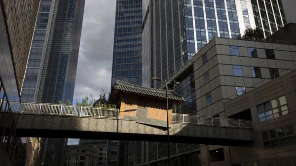 Τι κάνει ένα Κορεάτικο σπίτι πάνω σε μια γέφυρα στο Λονδίνο;