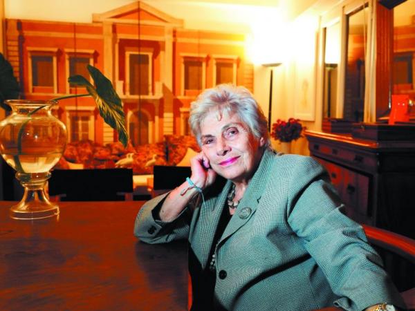 Κική Δημουλά: Η ποίηση είναι ένα αγωνιώδες ερωτηματικό