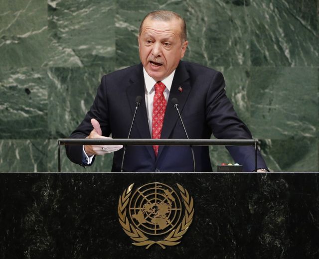 Ο Ερντογάν καταγγέλλει το «όπλο» των κυρώσεων