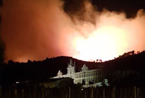 Μεγάλη πυρκαγιά στην Τοσκάνη - Απομακρύνθηκαν εκατοντάδες άνθρωποι