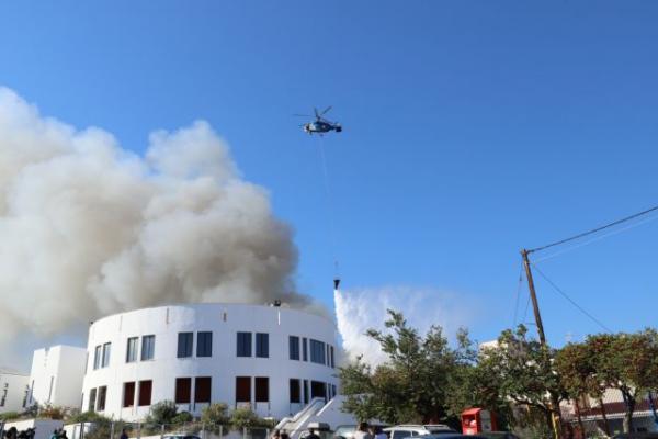 Ηράκλειο: Υπό έλεγχο η φωτιά στο Πανεπιστήμιο [Εικόνες]