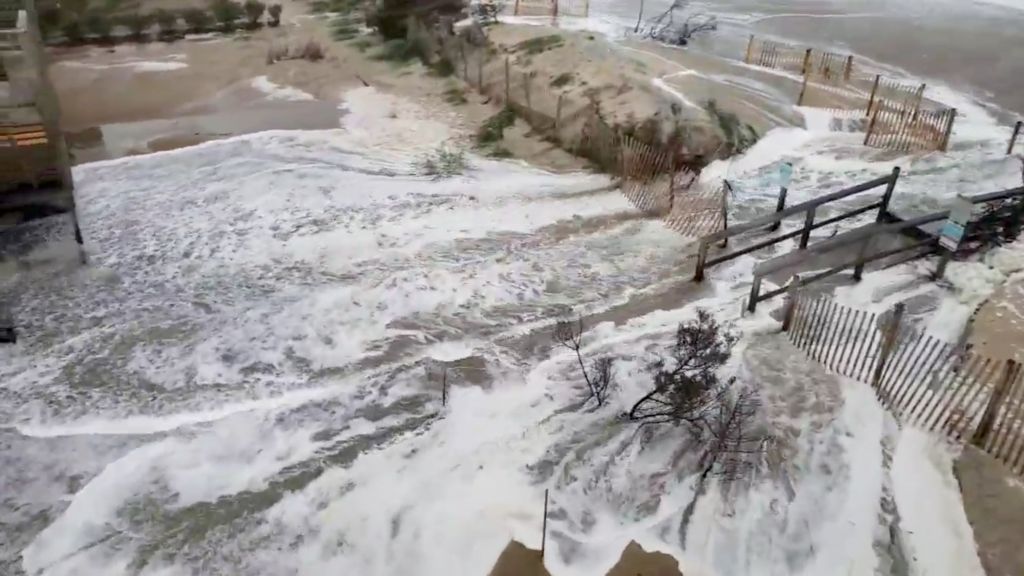 Κυκλώνας Φλόρενς: Καταιγίδες και ισχυροί άνεμοι πλήττουν την Βόρεια Καρολίνα
