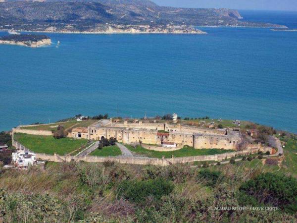 Χανιά: Αξιοποιείται το ιστορικό αρχείο του φρουρίου Ιτζεδίν