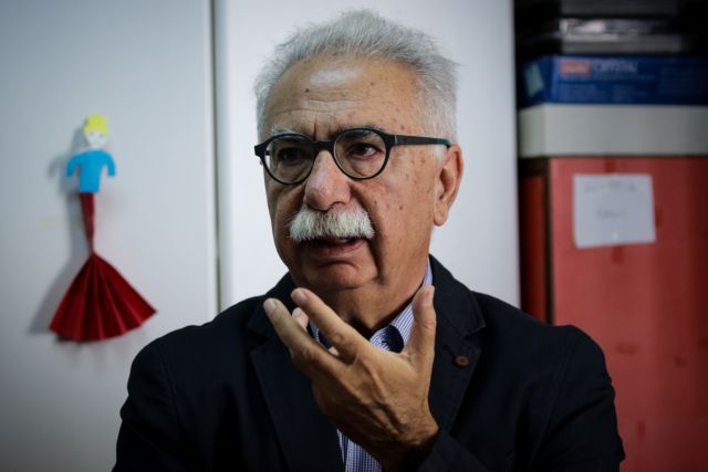 Επιμένει στις 09.00 ο Γαβρόγλου και με προσευχή