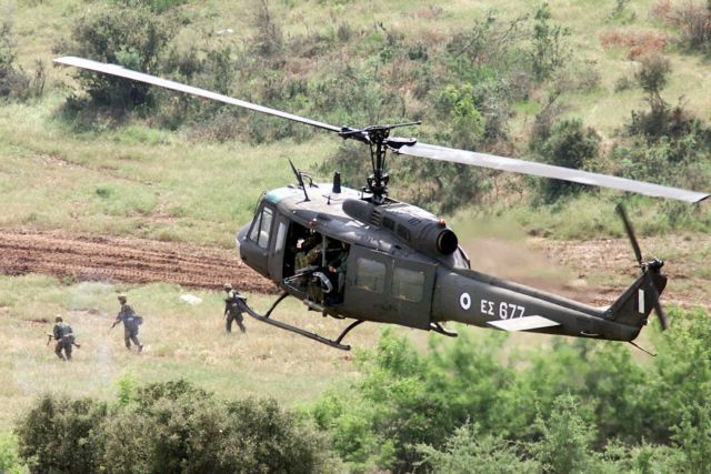 Ελικόπτερο του Στρατού πραγματοποίησε αναγκαστική προσγείωση