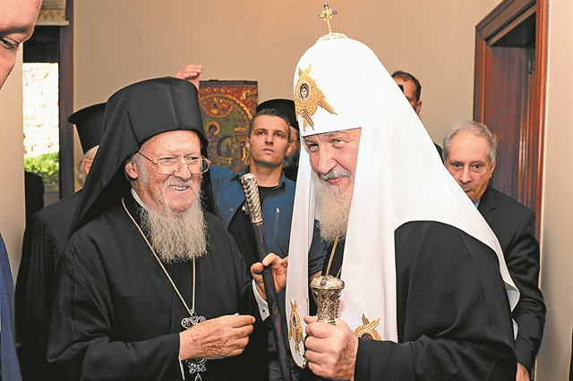 «Ιερός πόλεμος» μεταξύ Οικουμενικού Πατριαρχείου και Πατριαρχείου Μόσχας