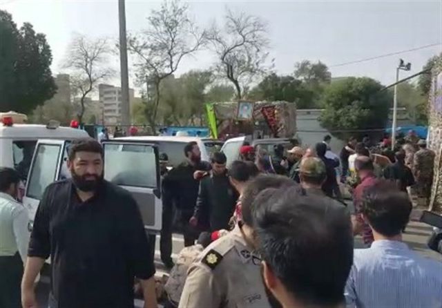 Ιράν: Η στιγμή της επίθεσης στην παρέλαση - Αυξάνονται οι νεκροί