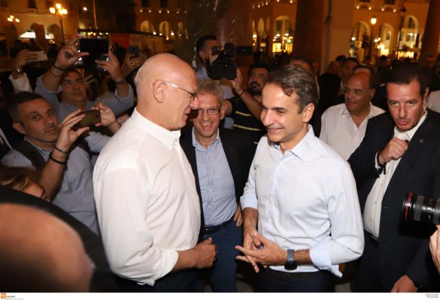 Οι selfies του Κυριάκου Μητσοτάκη στη Θεσσαλονίκη [Βίντεο]