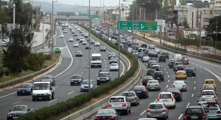 Ουρές χιλιομέτρων λόγω τροχαίου στην Εθνική Οδό
