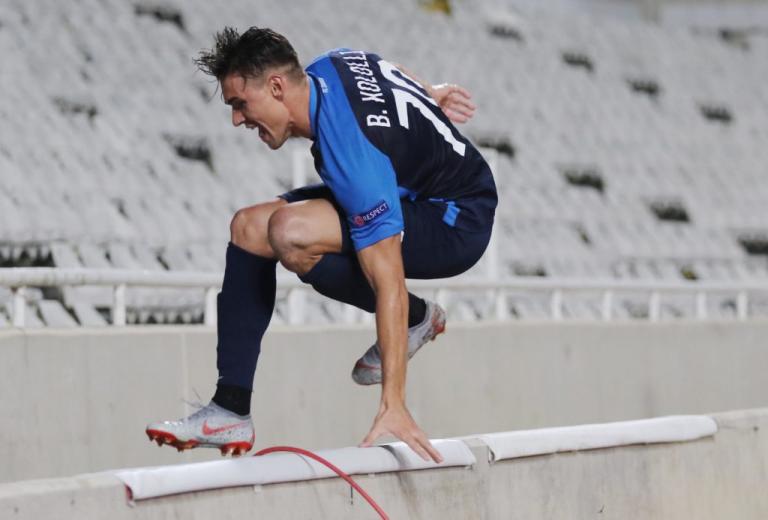 Επικό fail παίκτη της Ζυρίχης στον πανηγυρισμό γκολ