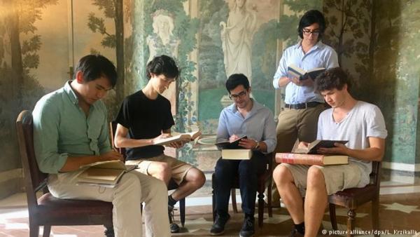 Τα λατινικά «ζωντανεύουν» στη Ρώμη