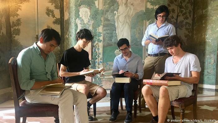 Τα λατινικά «ζωντανεύουν» στη Ρώμη