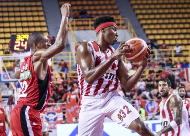 Στον τελικό με σόου του ΛεΝτέι ο Ολυμπιακός