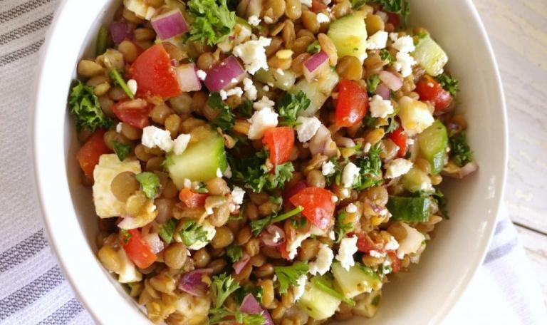 Πολύχρωμη σαλάτα με φακές