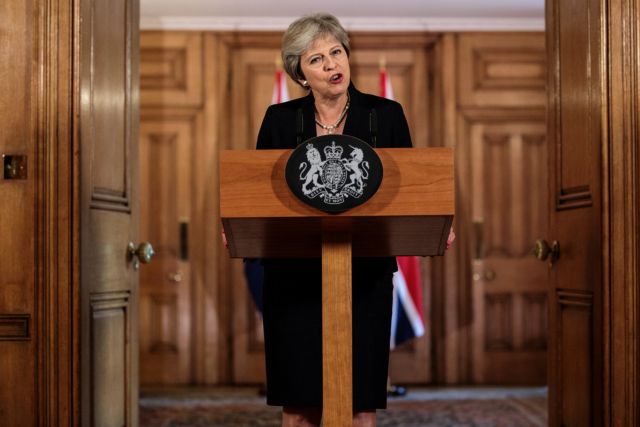 The Telegraph: Βλέπει παραιτήσεις υπουργών της Μέι για το Brexit