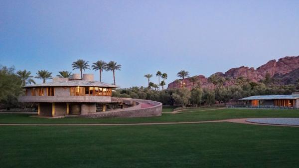 Πωλείται το διάσημο «Σπειροειδές σπίτι» του Λόιτ – προάγγελος του Γκουγκενχαΐμ