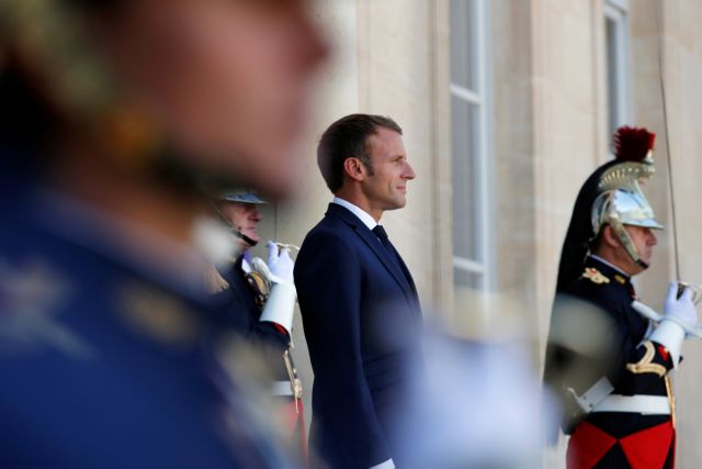 Μακρόν: Δίνει 8 δισ. για την καταπολέμηση της φτώχειας