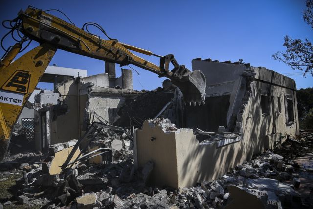 Οι κατεδαφίσεις αυθαιρέτων κόλλησαν στη γραφειοκρατία