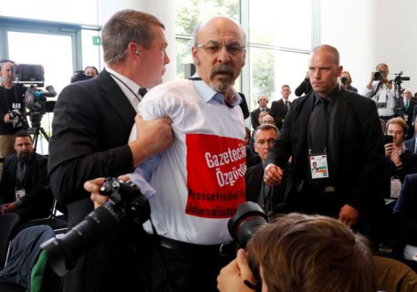 Επεισοδιακή συνέντευξη Μέρκελ – Ερντογάν