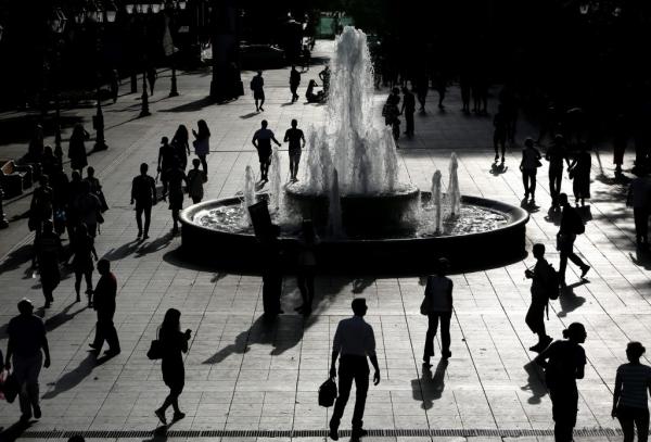 Θυμός, αγωνία, λύπη κυριαρχούν στην ελληνική κοινωνία