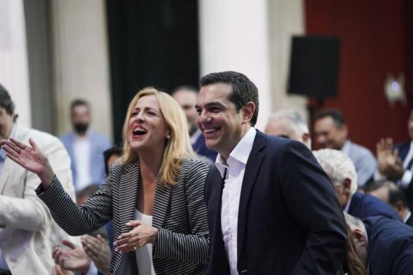 Το πολιτικό μέλλον της Δούρου «πνίγηκε» στη Μάνδρα και «κάηκε» στο Μάτι