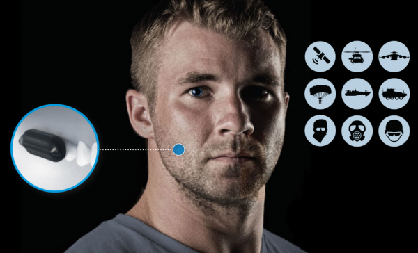 Μικροσκοπικό μικρόφωνο-ακουστικό προσαρμόζεται πάνω στο δόντι