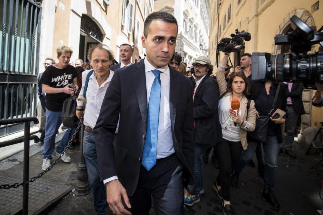 Απειλεί να μην ψηφίσει τον προϋπολογισμό ο Ντι Μάιο